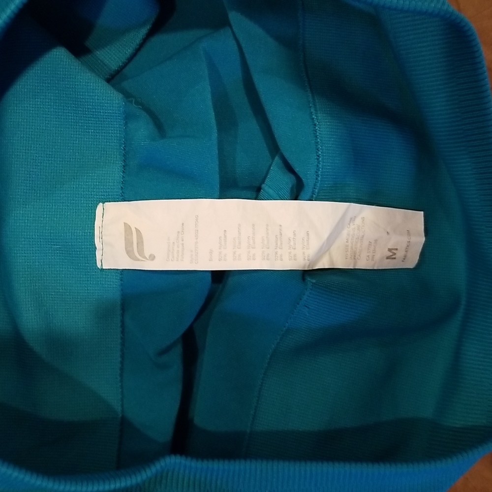 Fabletics Capris - image 4